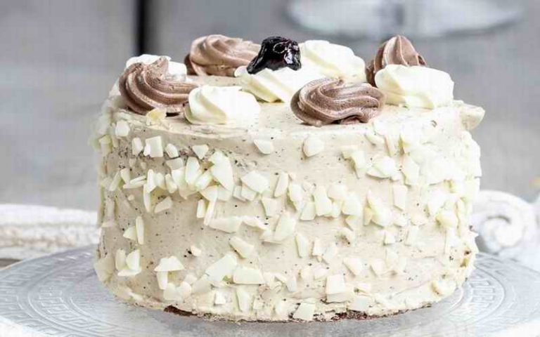 Posna bela torta puna čokolade