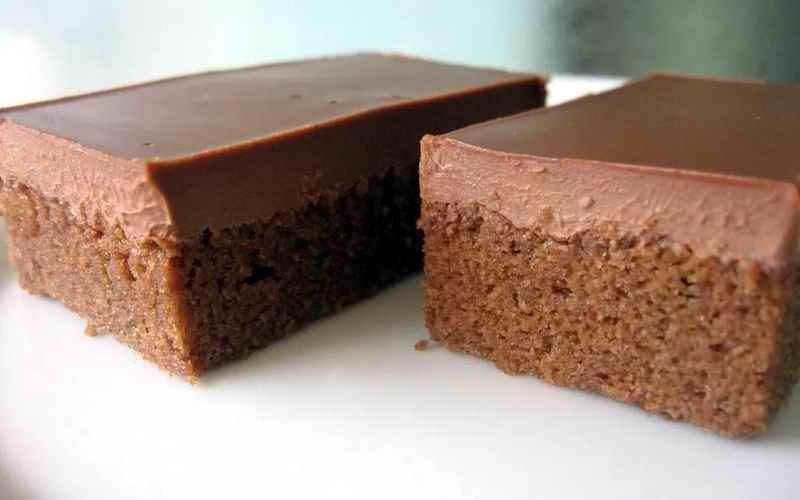 JEDNOSTAVNE ČOKOLADNE KOCKE