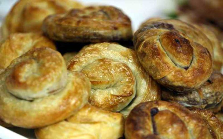 NAJBOLJI BUREK KOJEG ĆETE IKADA PROBATI A GOTOV JE ZA TREN