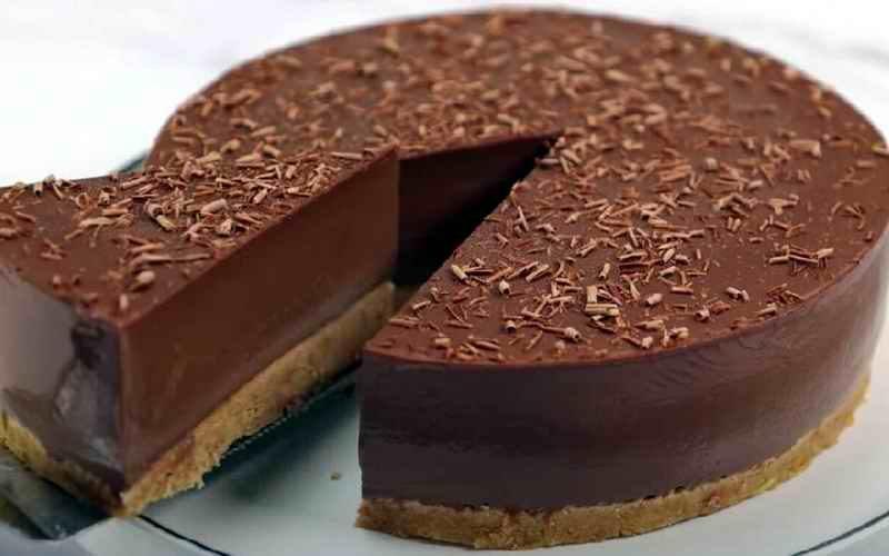 BRZA ČOKOLADNA TORTA BEZ PEČENJA