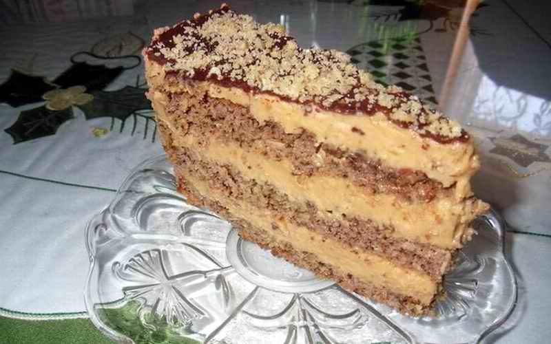 KARAMEL TORTA SA BOGATOM KREMOM
