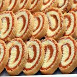 ROLAT SA KARAMELOM I KOKOSOM