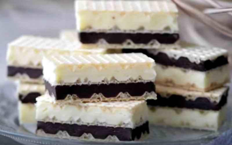 KINDER BUENO OBLATNE