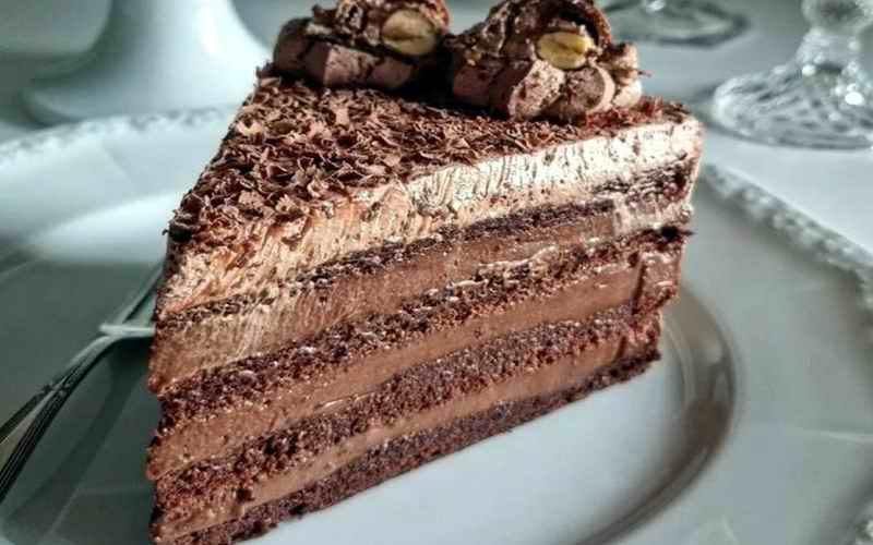 NAJBOLJA I NAJSOČNIJA ČOKOLADNA TORTA