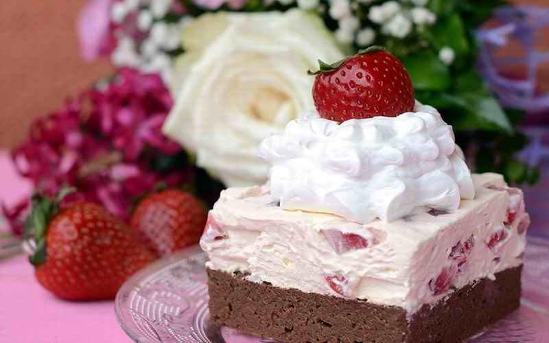 GRIZ KOCKE SA JAGODAMA
