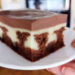 BRZI PUDING KOLAČ SA RUPAMA