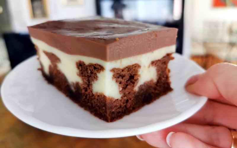 BRZI PUDING KOLAČ SA RUPAMA