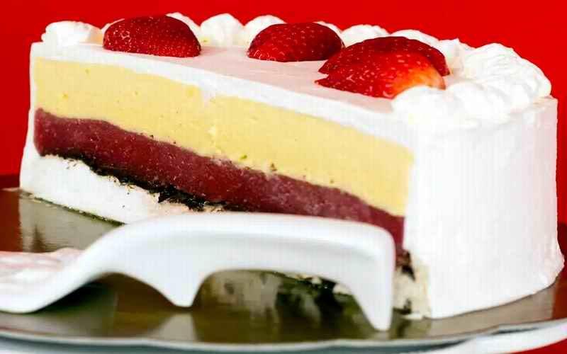KAPRI TORTA SA JAGODAMA