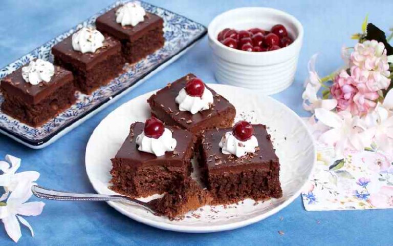 BEČKE KOCKE SA LJEŠNJACIMA