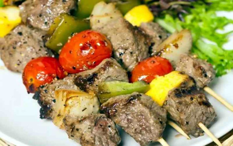 JAGNJETINA MARINIRANA LIMUNOM I ORIGANOM