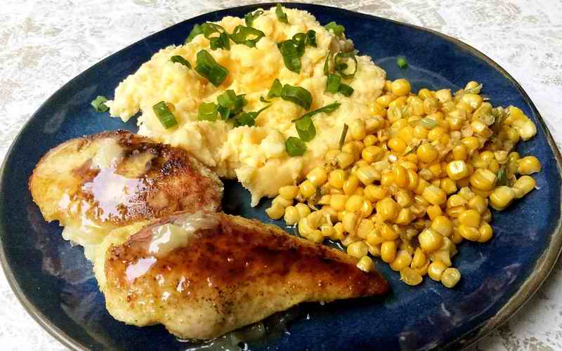 PILETINA SA KUKURUZOM