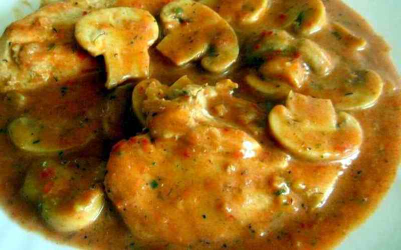 ŠNICLE U SOSU OD ŠAMPINJONA