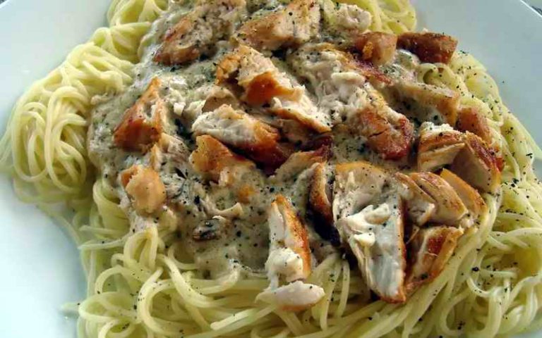 ŠPAGETE SA BELIM MESOM