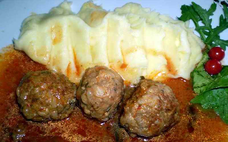 ĆUFTE PUNJENE KROMPIR PIREOM