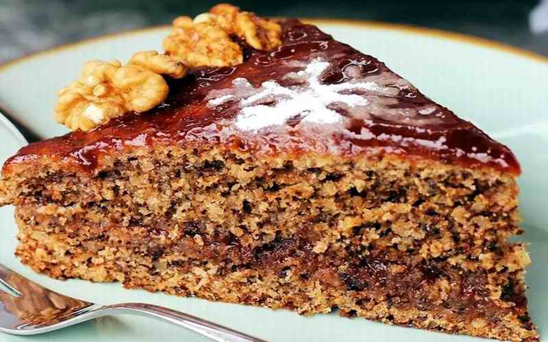 POSNA TORTA SA VINOM I ORASIMA