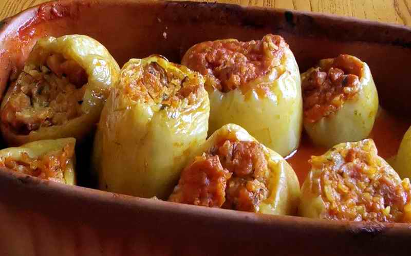 PAPRIKE IZ TURŠIJE PUNJENE SUVIM MESOM I KROMPIROM