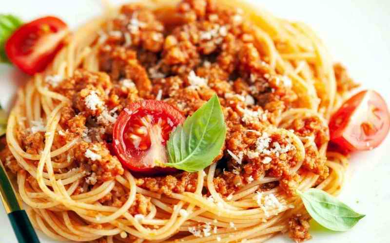 PAŠTAŠUTA S MLEVENIM MESOM