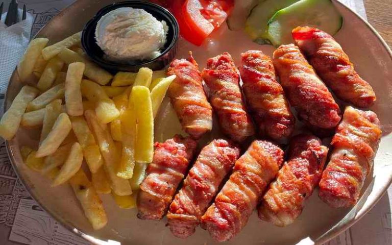 ROLOVANI ĆEVAPČIĆI U SLANINI