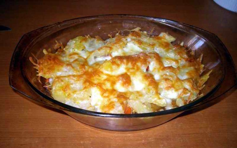 ZAPEČEN KROMPIR SA SLANINOM I KAČKAVALJEM