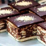 ČOKOLADNE KOCKE S KEKSOM