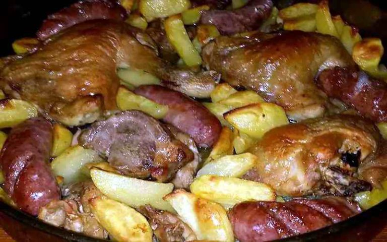 KROMPIR SA MEŠANIM MESOM