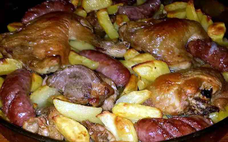 KROMPIR SA MEŠANIM MESOM