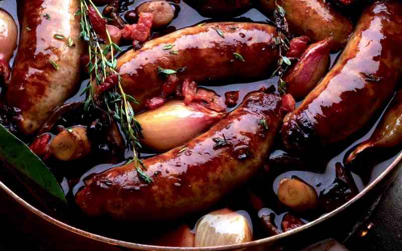 KOBASICE U BELOM VINU