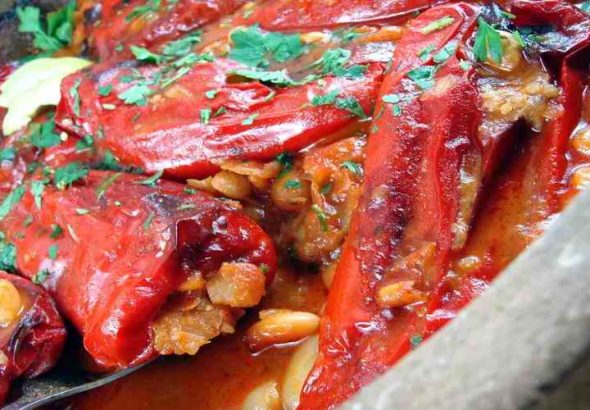 PAPRIKA PUNJENA TETOVCEM