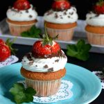 SOČNI MAFINI S JAGODAMA