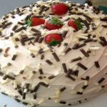 TORTA OD BANANA I JAGODA