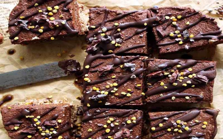 ČOKOLADNE KOCKE BEZ ŠEĆERA I BRAŠNA