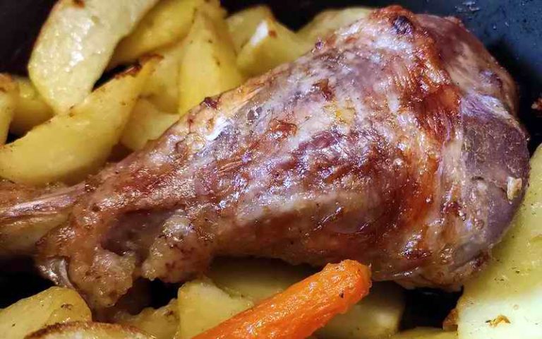 ĆURETINA SA KROMPIROM